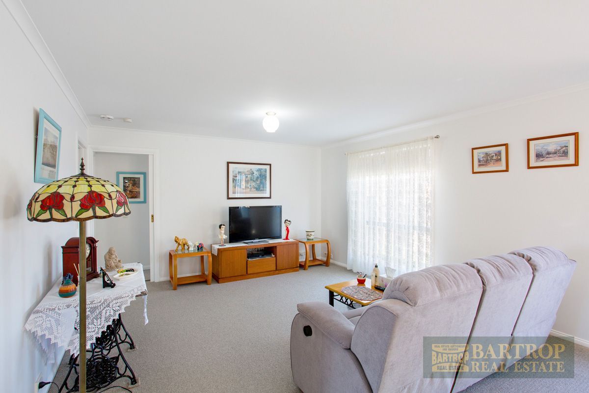 4/2 Sayle Street, Sebastopol VIC 3356, Image 2