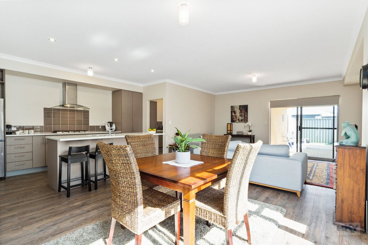 8 Lago Promenade, Aveley WA 6069, Image 0