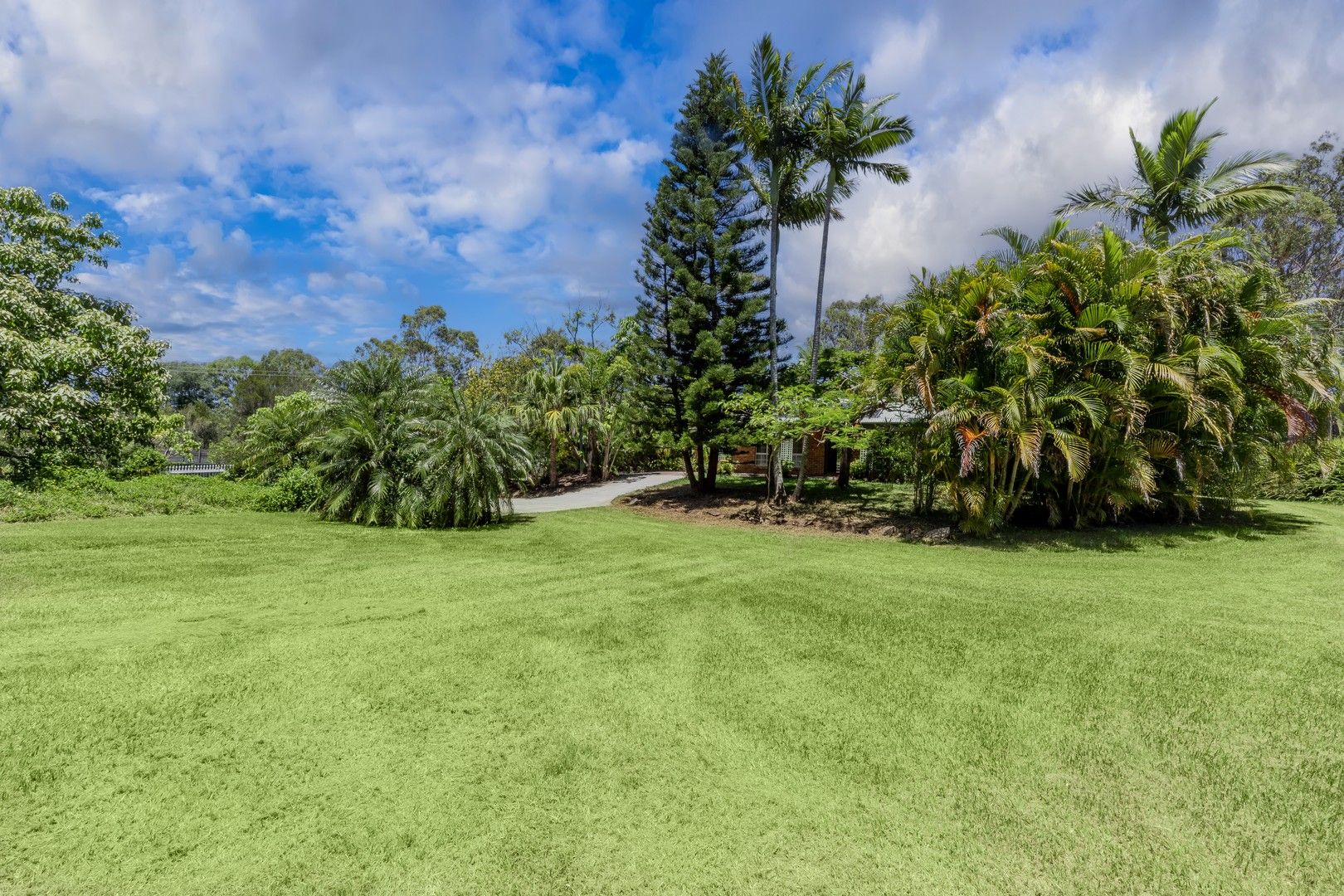 8 Banyula Drive, Gaven QLD 4211, Image 2