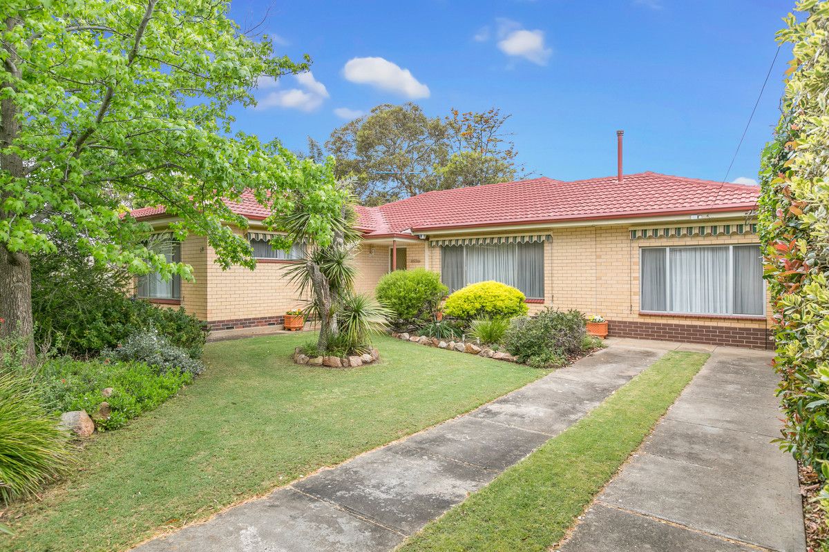 18 Candover Crescent, Huntfield Heights SA 5163, Image 0