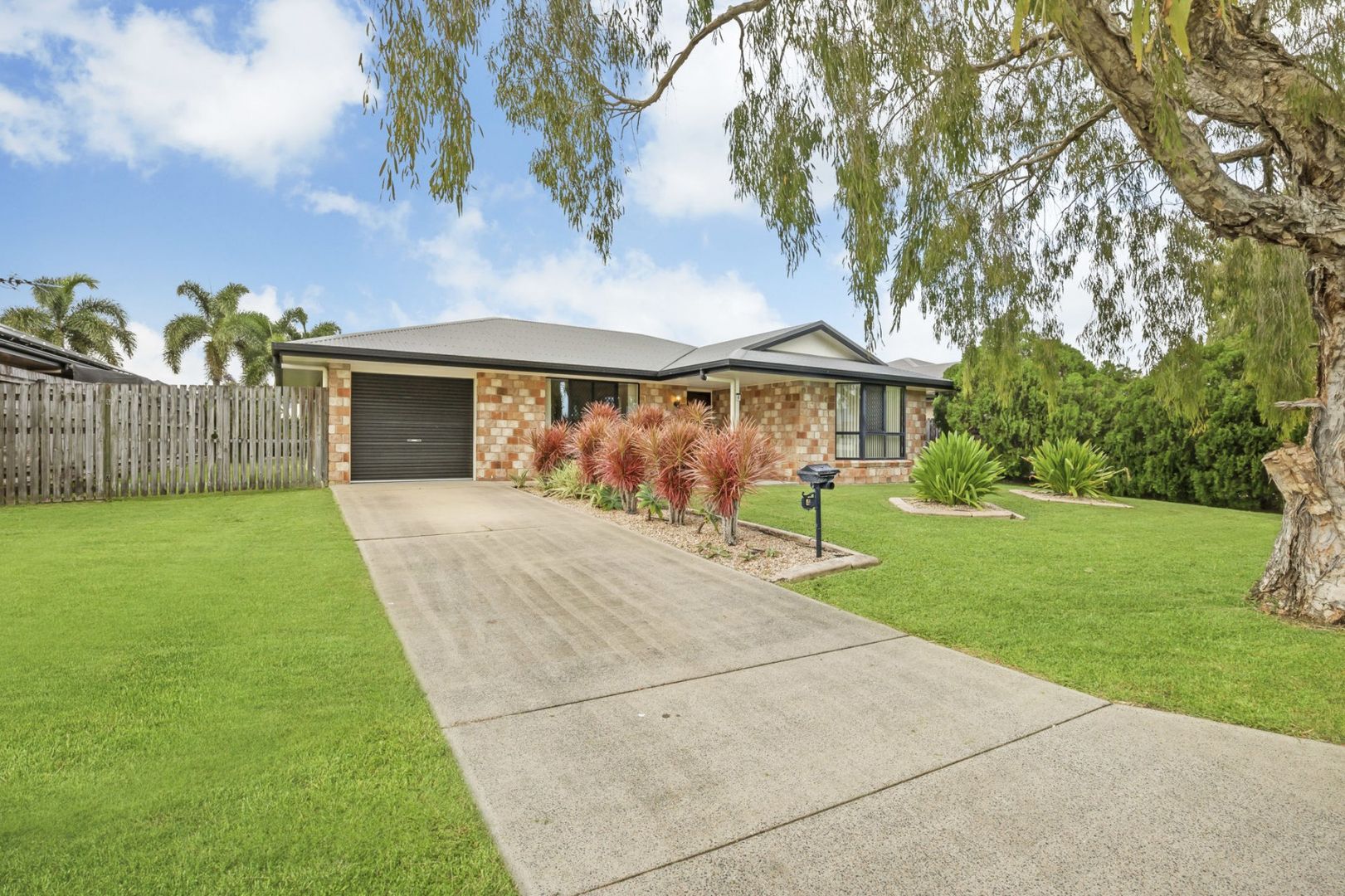 4 Porpoise Place, Andergrove QLD 4740, Image 1