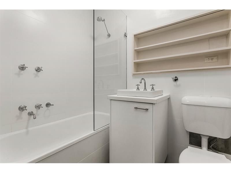 1 bedrooms Apartment / Unit / Flat in 51/422 Cardigan Street CARLTON VIC, 3053