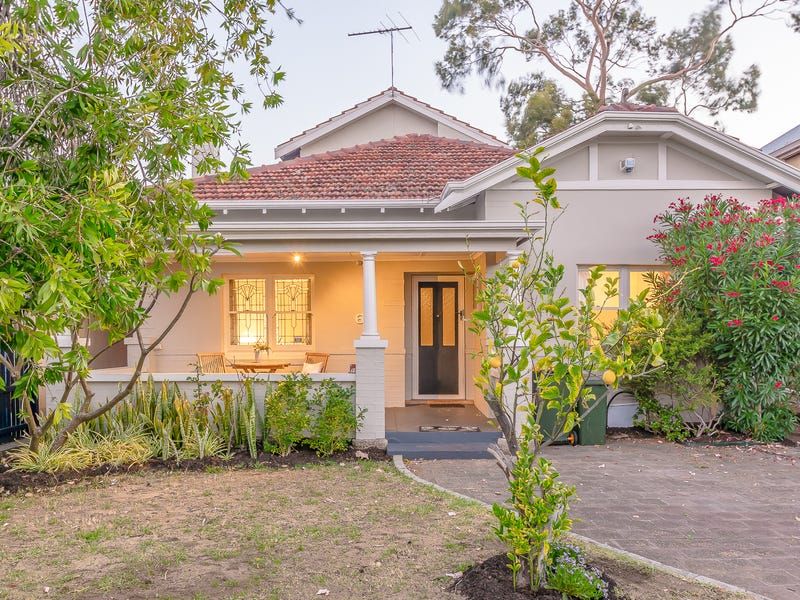 4 bedrooms House in 6 Barnfield Road CLAREMONT WA, 6010