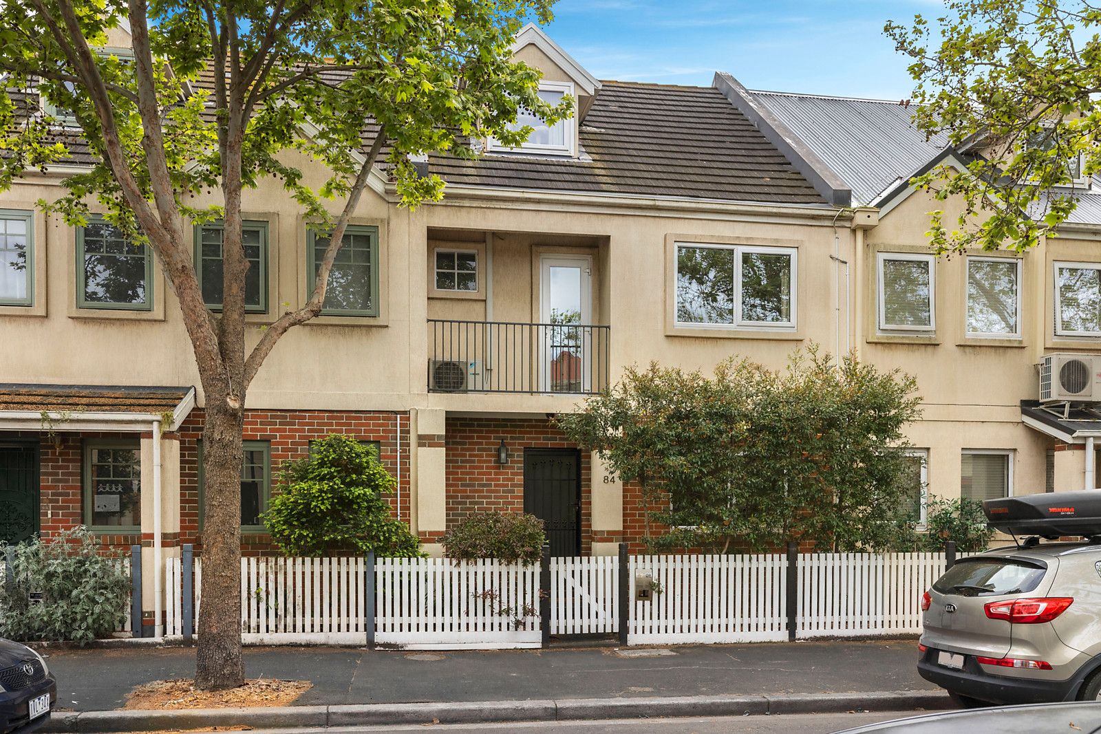 4 bedrooms Townhouse in 84 Stockmans Way KENSINGTON VIC, 3031