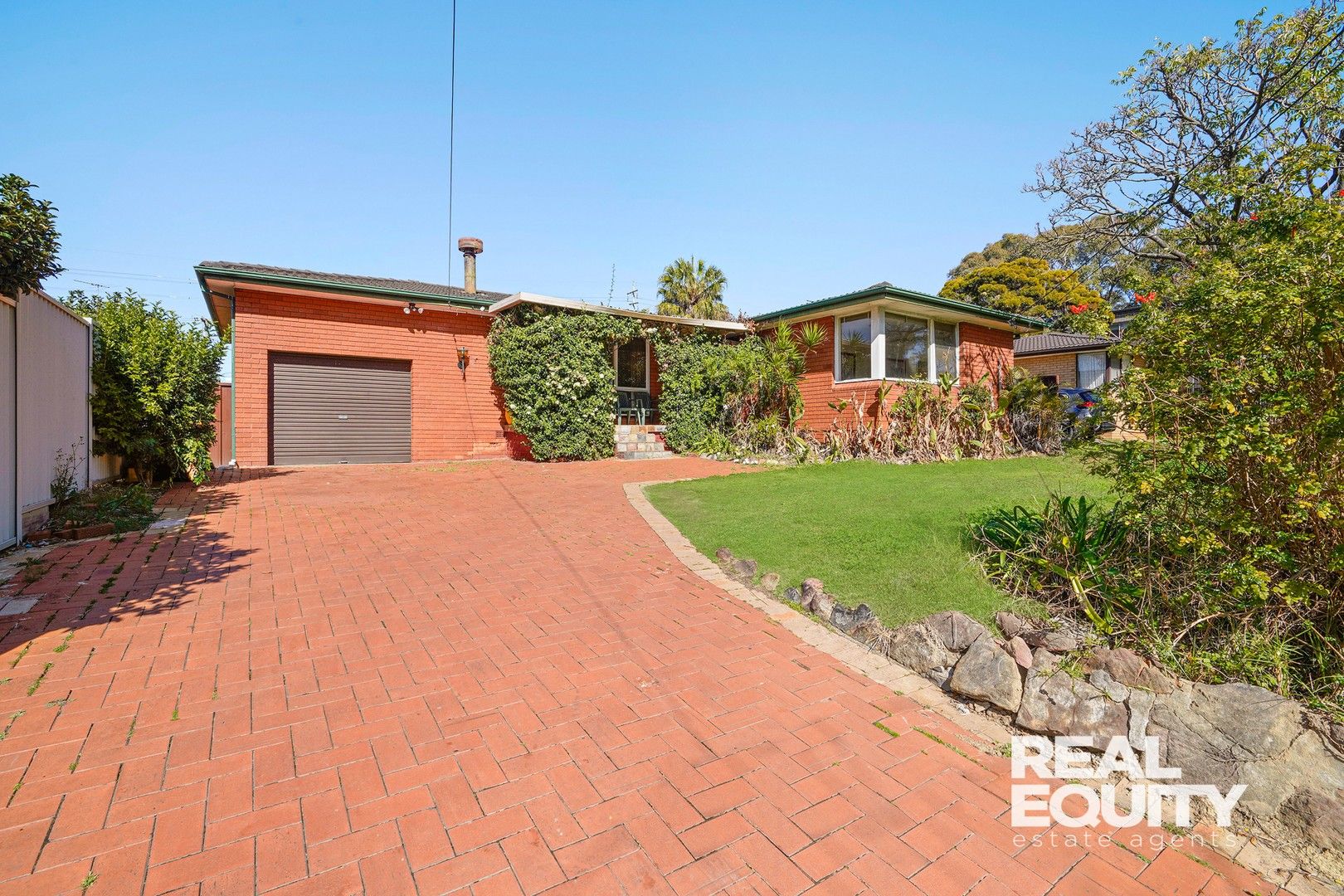 24 Balanada Avenue, Chipping Norton NSW 2170, Image 2