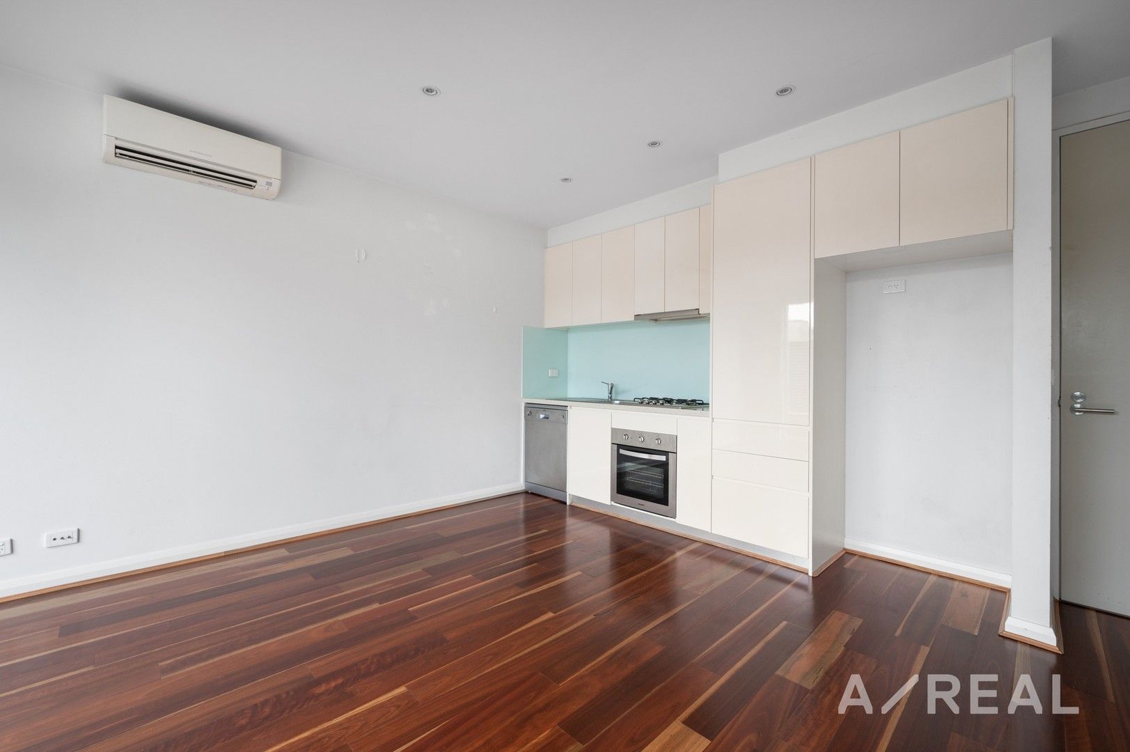 2 bedrooms Apartment / Unit / Flat in 9/1314 Dandenong Road HUGHESDALE VIC, 3166