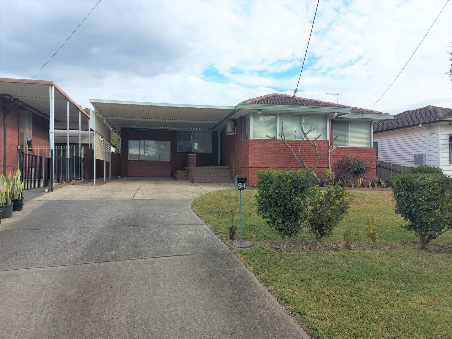 3 bedrooms House in 94 Endeavour Street SEVEN HILLS NSW, 2147