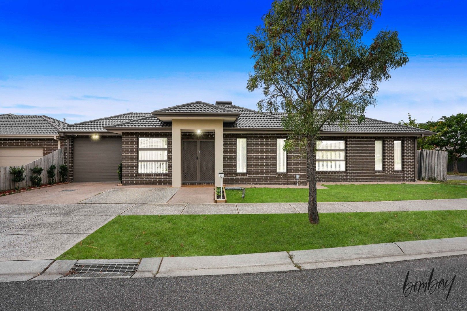 4 bedrooms House in 37 Pearl Drive CRAIGIEBURN VIC, 3064