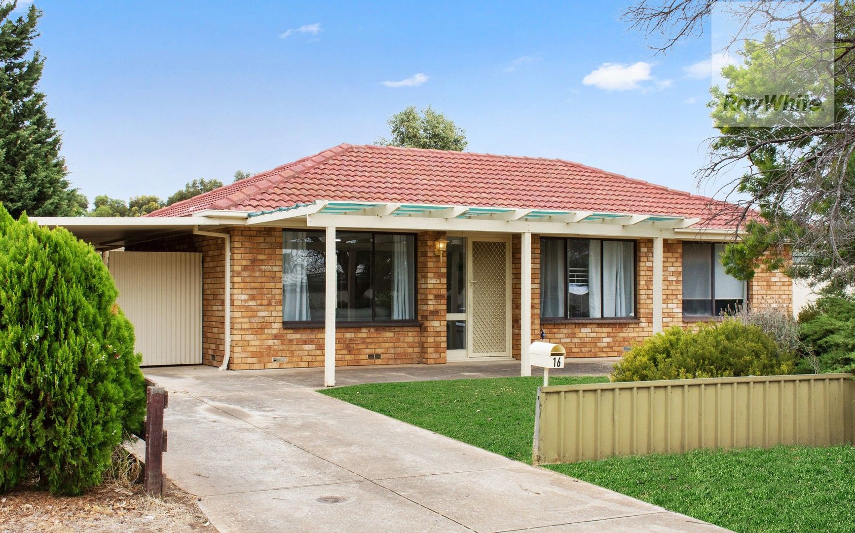 2 bedrooms House in 16 Carabeen Crescent ANDREWS FARM SA, 5114