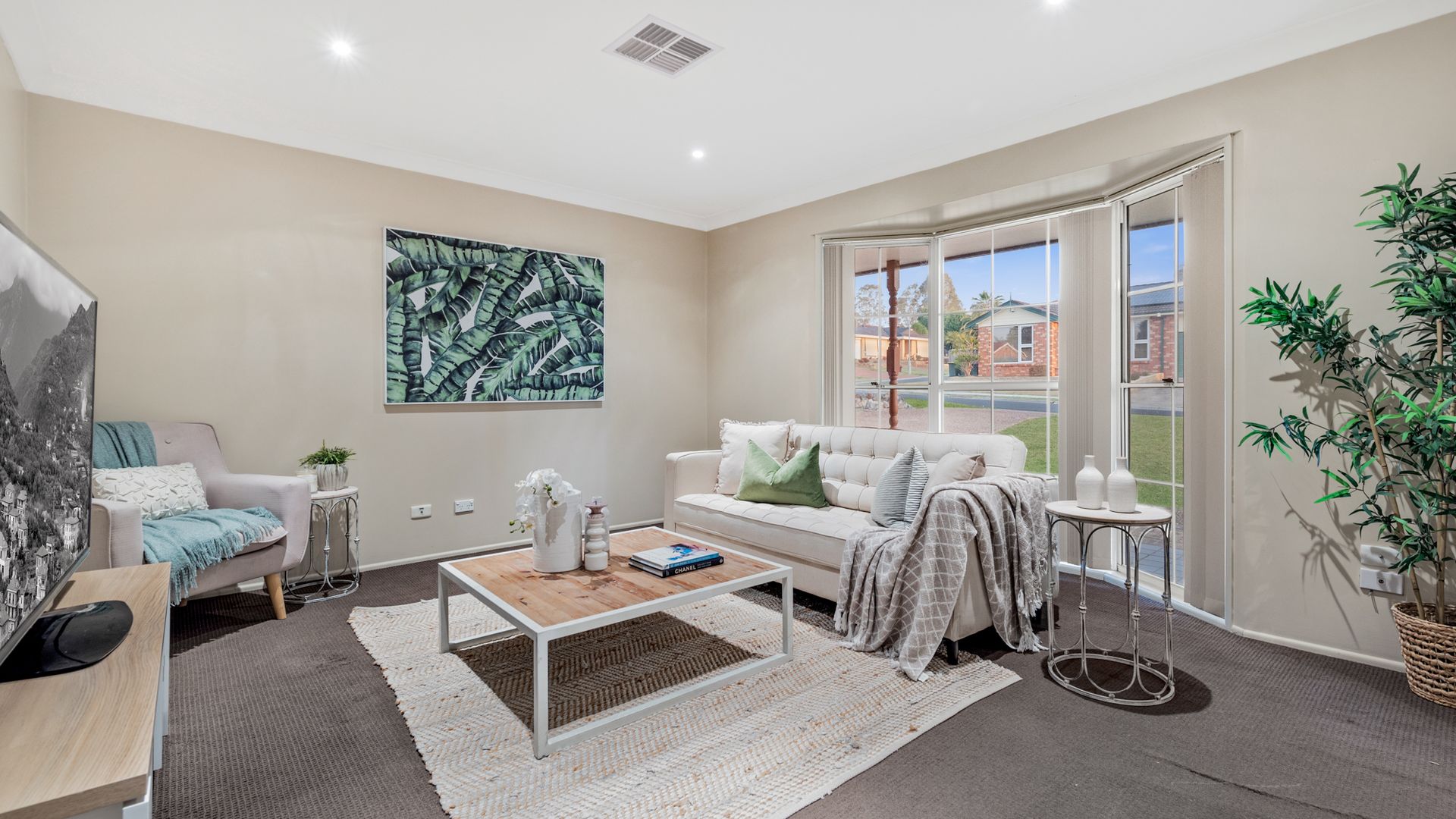 4 De Havilland Crescent, Raby NSW 2566, Image 2