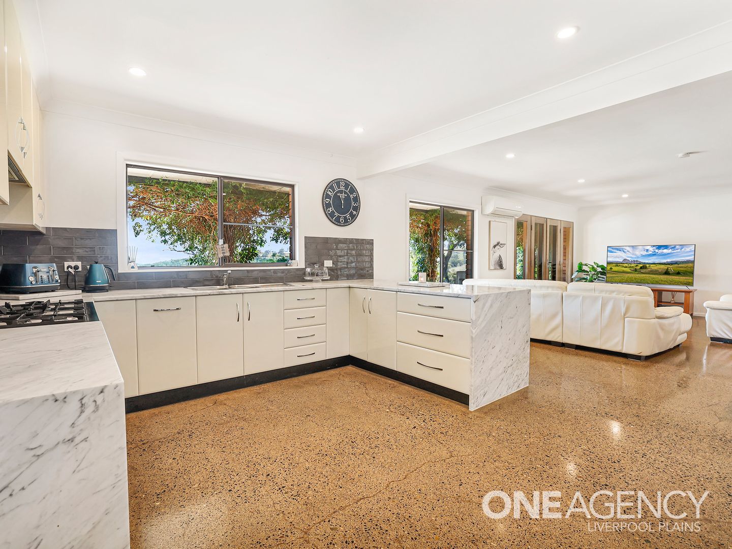 24 Presses Road, Willow Tree NSW 2339, Image 2