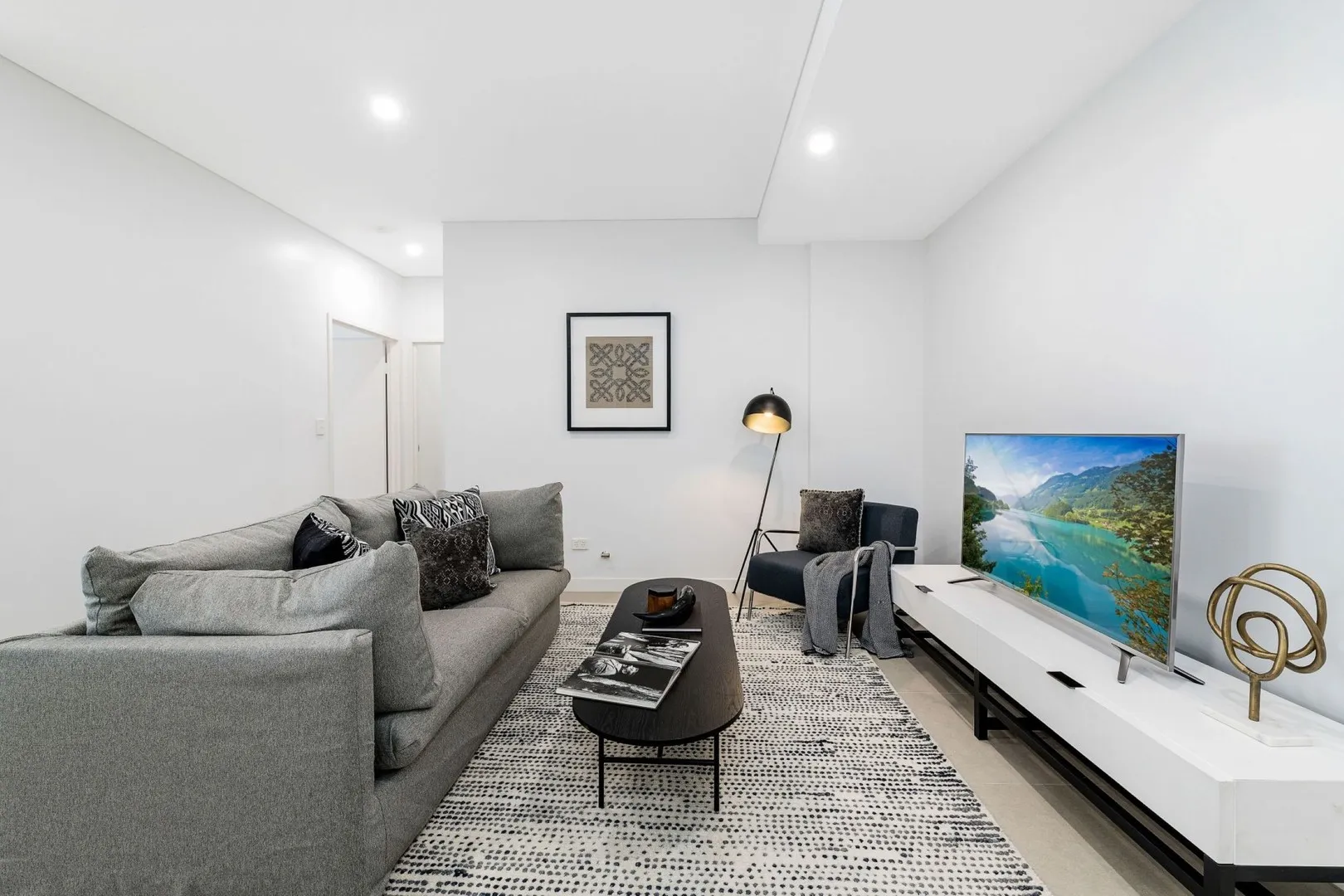 Stylish Two-Bedroom Apartment in Prime Meadowbank Location, Meadowbank