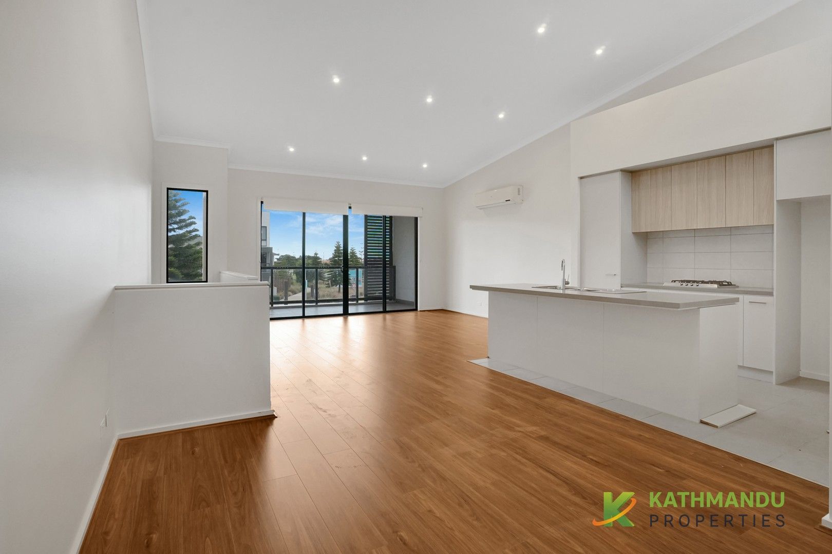 3 bedrooms Townhouse in 3 Quay Boulevard WERRIBEE SOUTH VIC, 3030