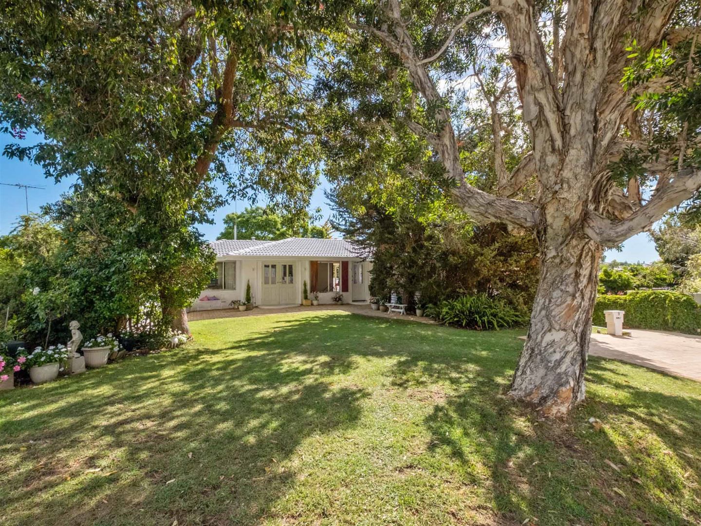 9 Bussell Road, Wembley Downs WA 6019, Image 0