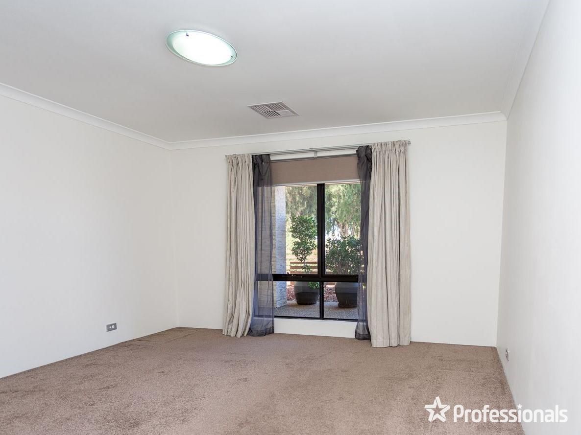 8 Seine Mews, Champion Lakes WA 6111 House For Rent 670 Domain