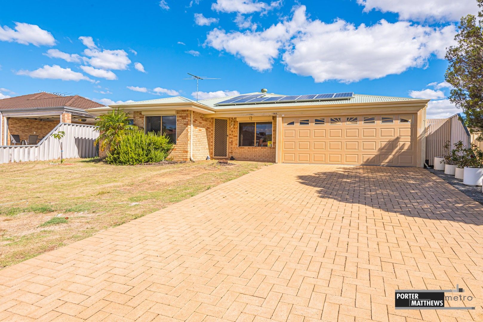 4 bedrooms House in 19 Dolara Court MADDINGTON WA, 6109