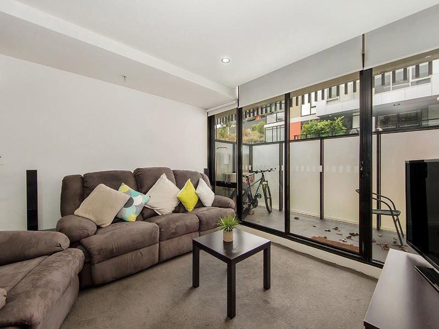 2 bedrooms Apartment / Unit / Flat in 9/32 La Scala Avenue MARIBYRNONG VIC, 3032