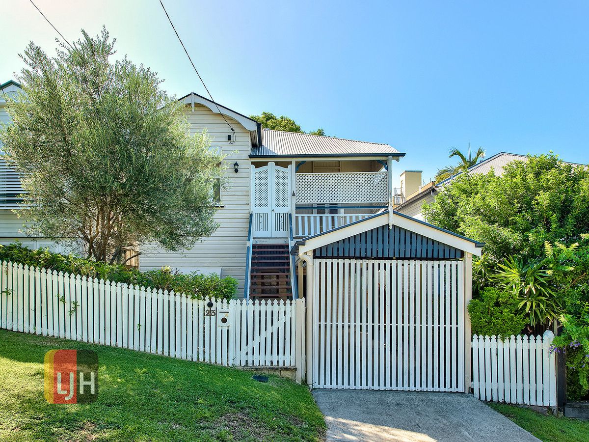 4 bedrooms House in 23 Oakwal Terrace WINDSOR QLD, 4030