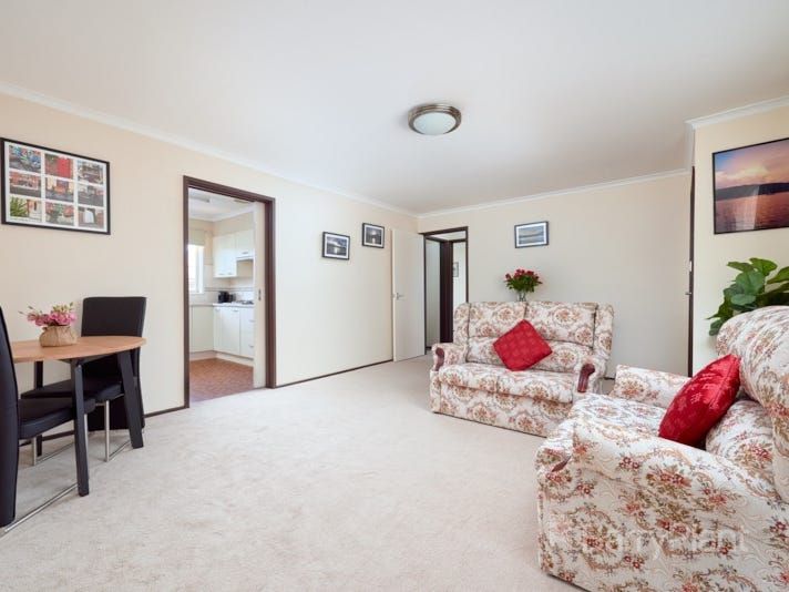 2/3 Rhoden Court, Dandenong North VIC 3175, Image 2