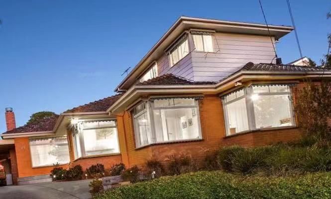 6 bedrooms House in 59 Benwerrin Dr BURWOOD EAST VIC, 3151