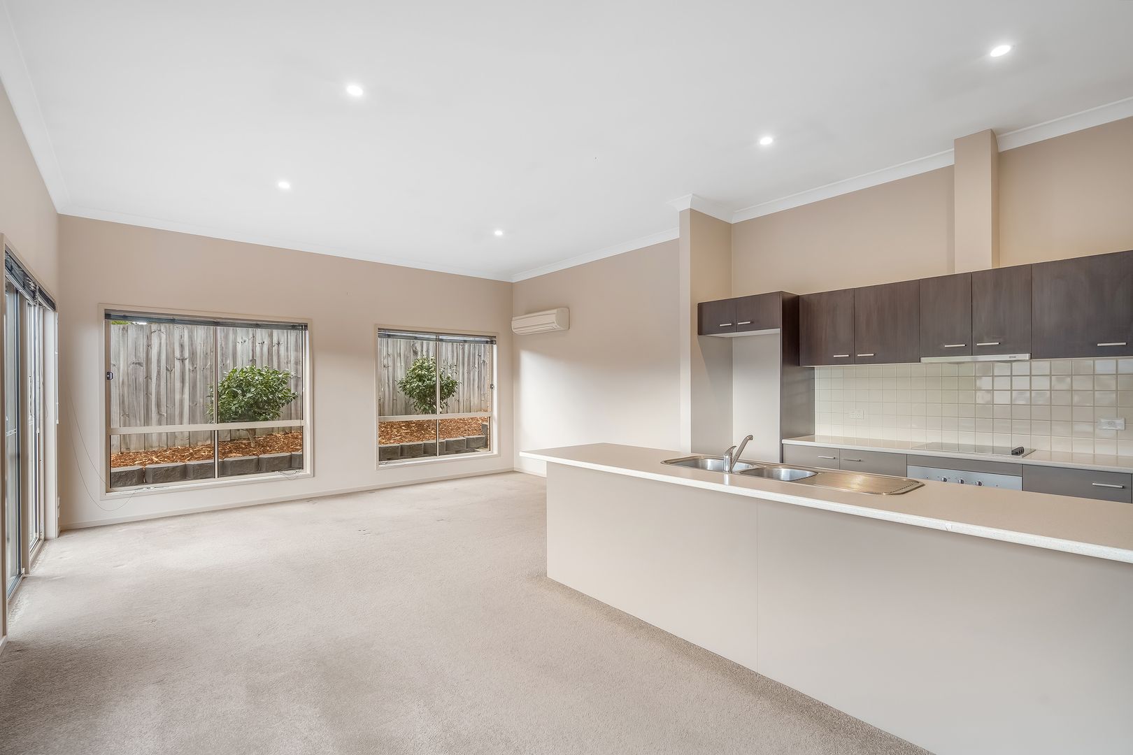 2/105 Bass Street, Warrane TAS 7018, Image 2