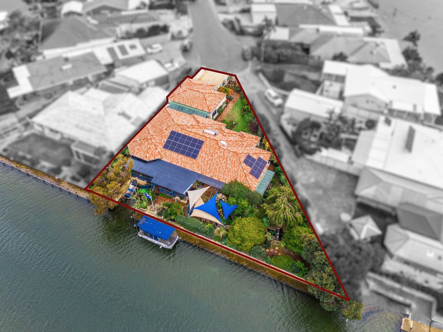 4 bedrooms House in 48 Tanderra Place SOUTH YUNDERUP WA, 6208
