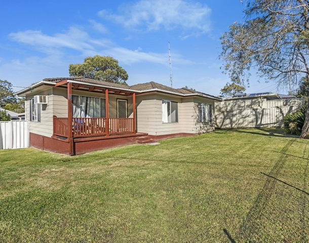 24 Una Avenue, Charmhaven NSW 2263