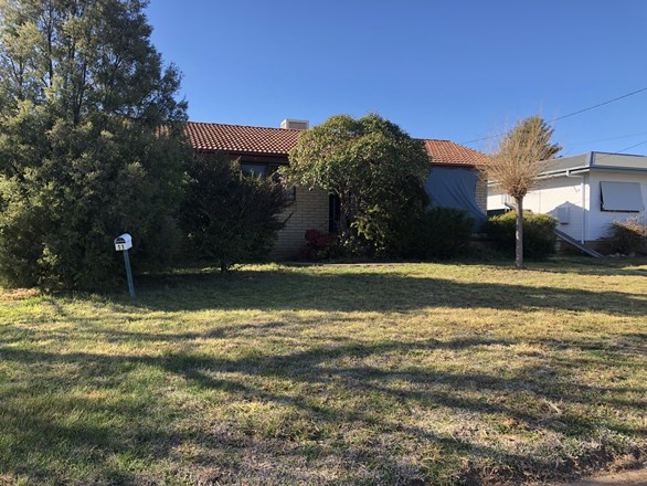 11 Newcombe Street, Cowra NSW 2794