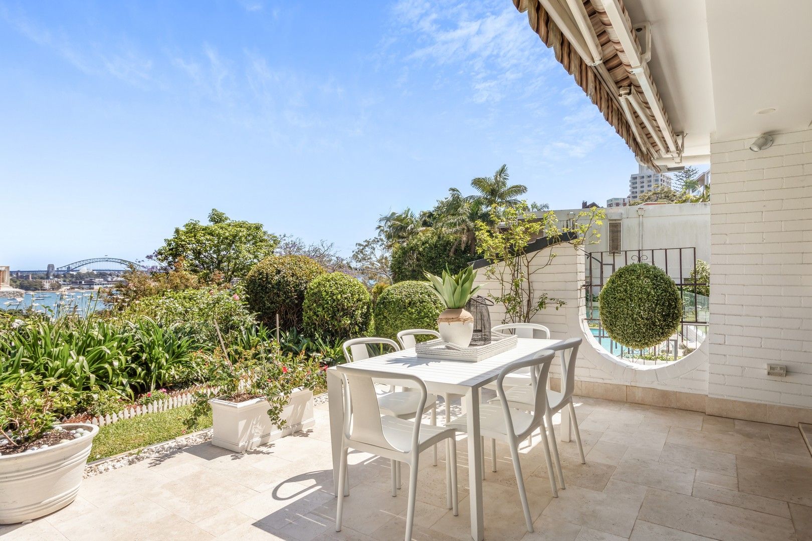 3 bedrooms Apartment / Unit / Flat in 1/38 Darling Point Road DARLING POINT NSW, 2027