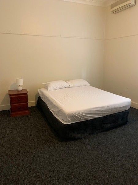 1 bedrooms Studio in Room C/21à George Street SINGLETON NSW, 2330