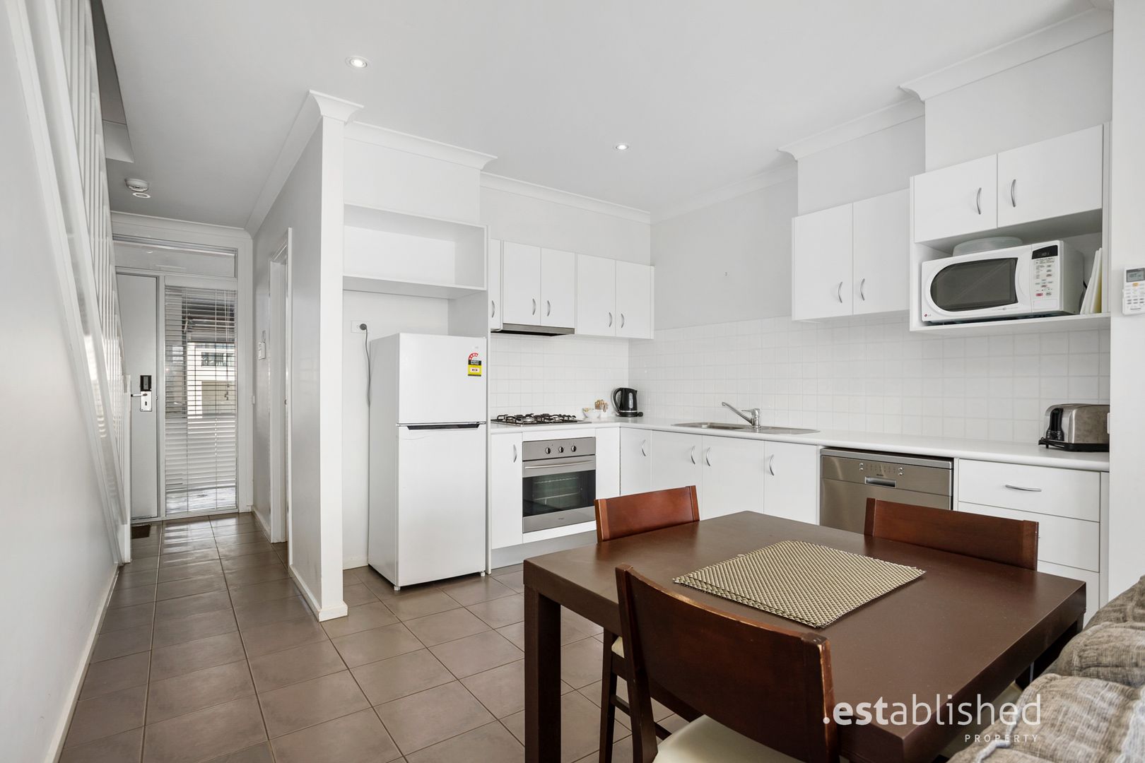 7/9 Greg Norman Drive, Sanctuary Lakes VIC 3030, Image 2