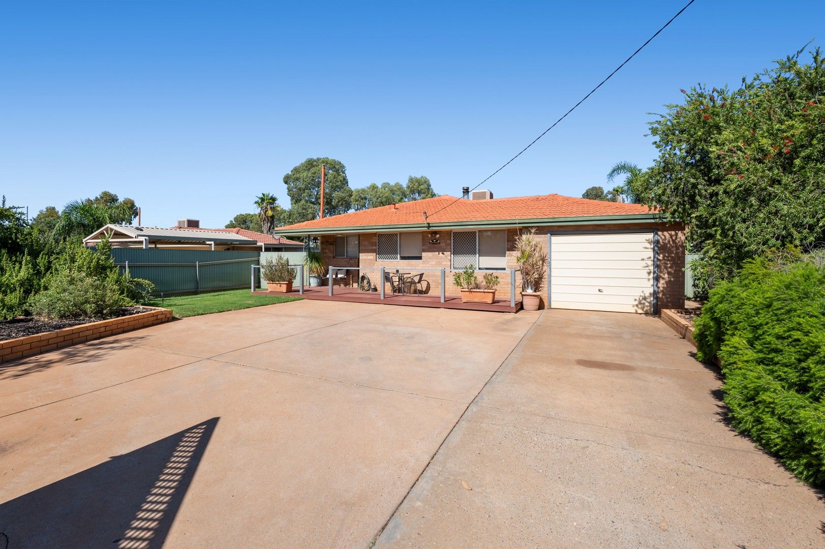 3 bedrooms House in 10 Belgravia Place SOUTH KALGOORLIE WA, 6430