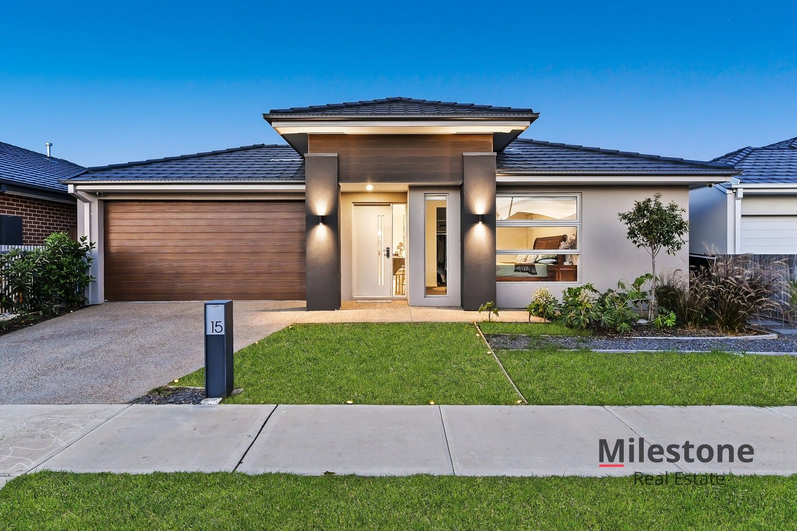 4 bedrooms House in 15 Lensing Street CLYDE NORTH VIC, 3978