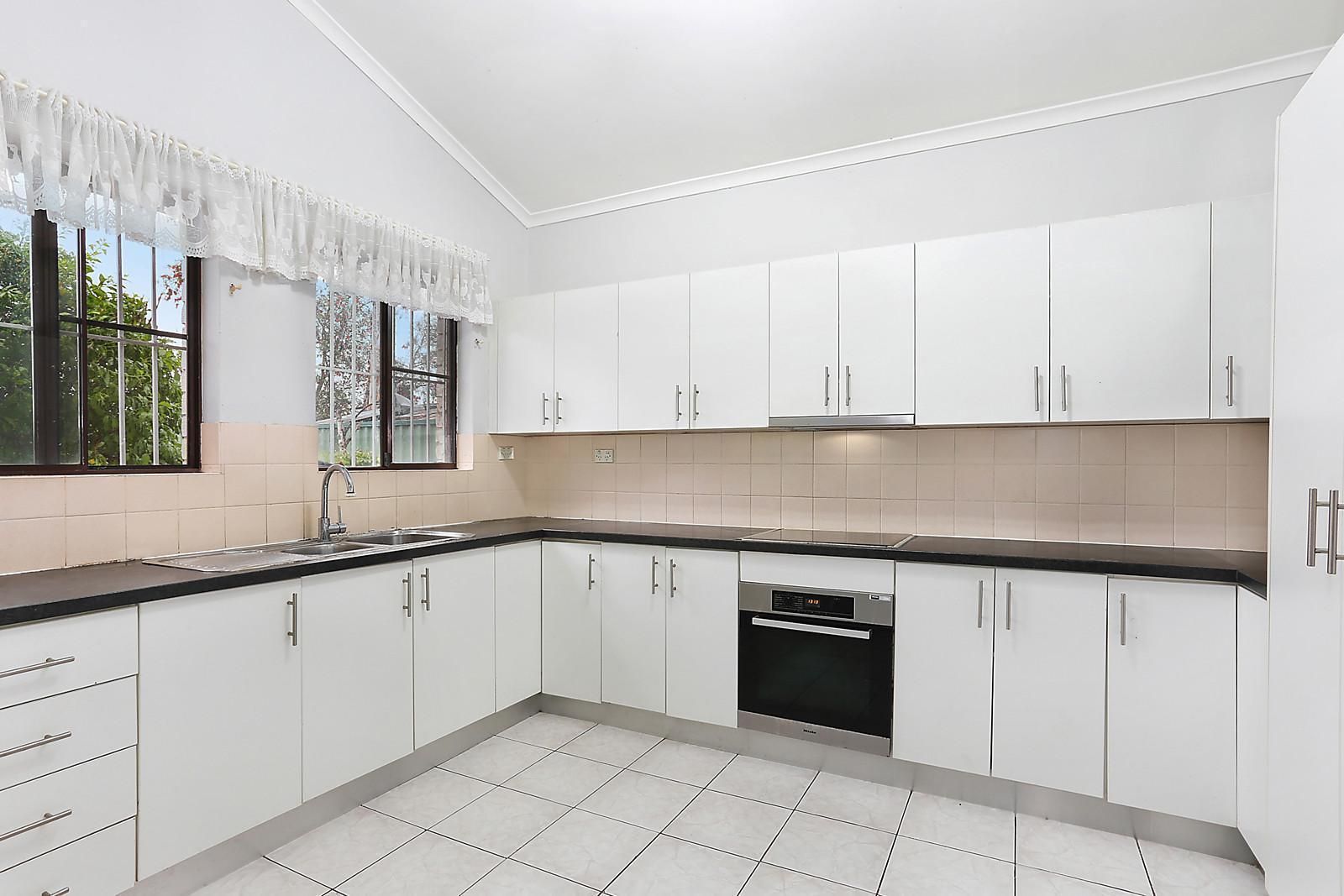 9 Seppelt Place, Edensor Park NSW 2176, Image 1