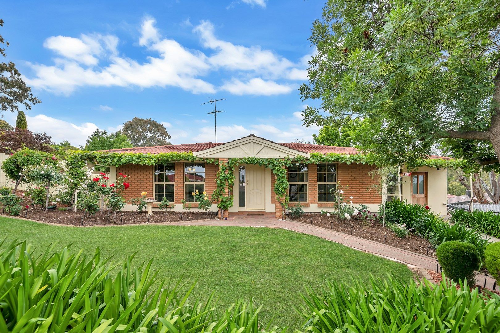 2 Vaucluse Drive, Happy Valley SA 5159, Image 0
