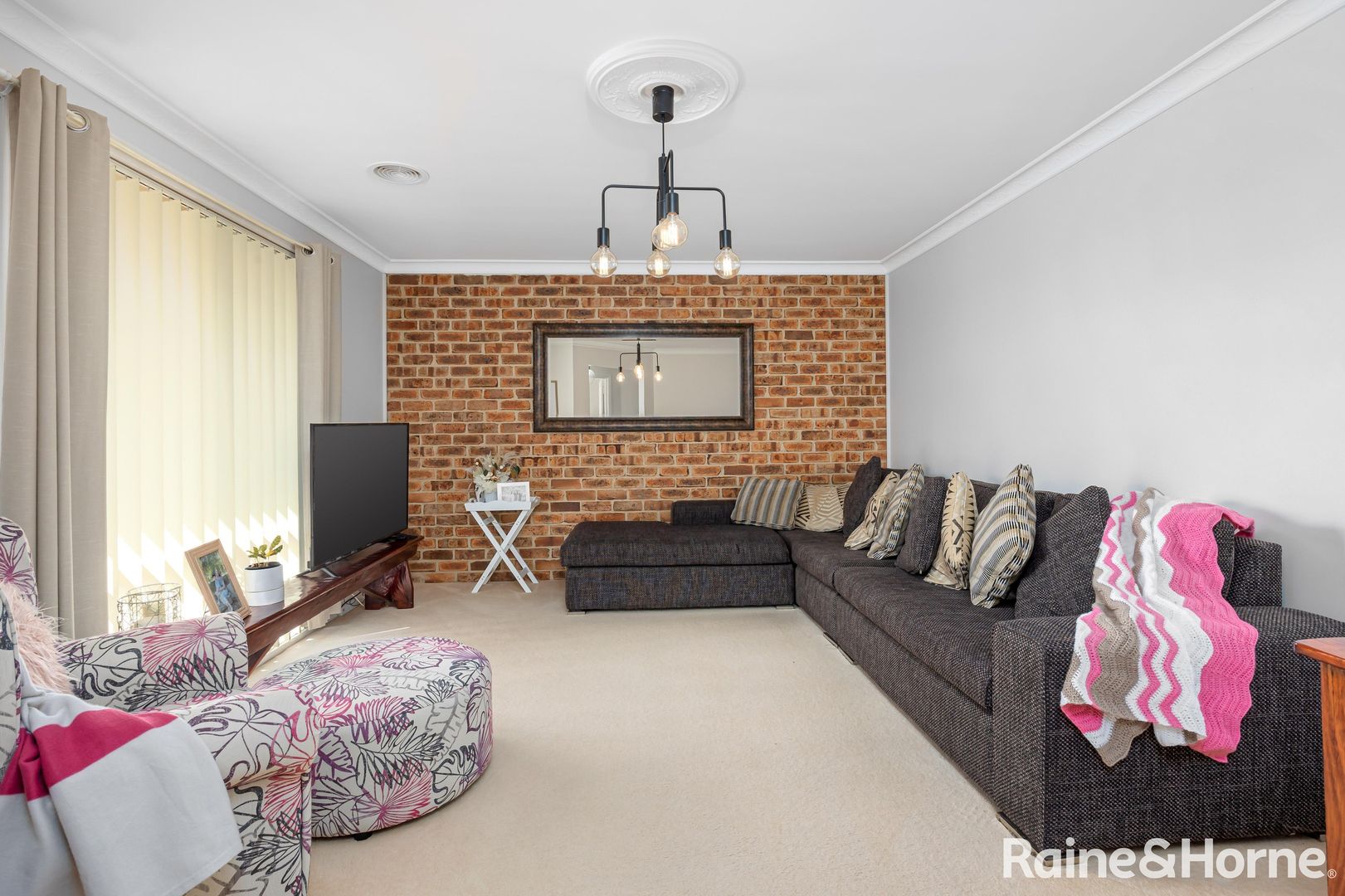 8 Wonkana Road, Glenfield Park NSW 2650, Image 2