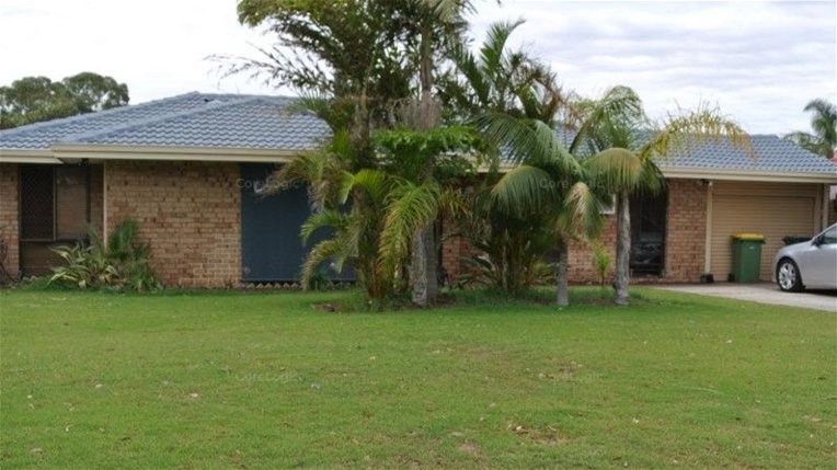 3 bedrooms House in 62 Peelwood Parade HALLS HEAD WA, 6210