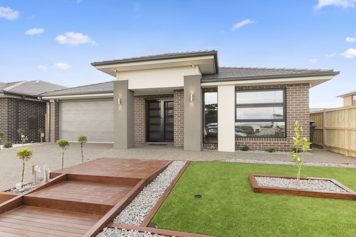 5 Swisscottage Place, Wyndham Vale VIC 3024, Image 0