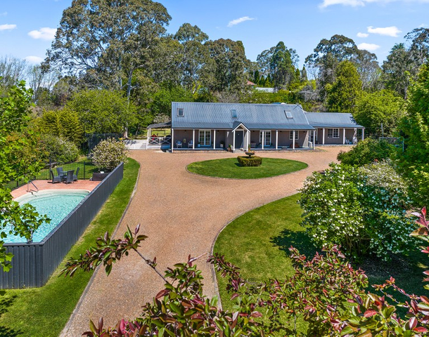 9 Greyleaves Avenue, Burradoo NSW 2576