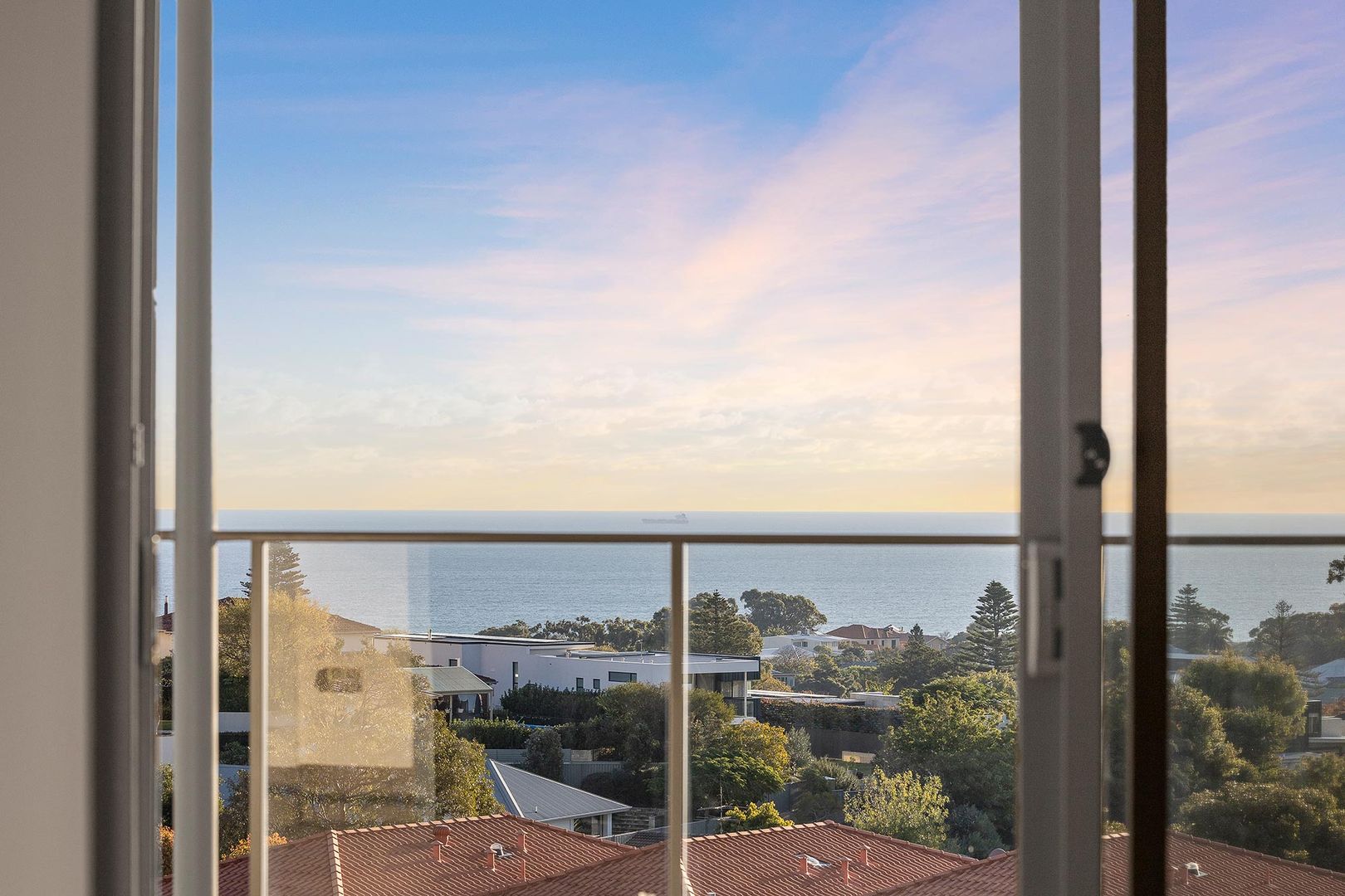 307/60 Kalinda Drive, City Beach WA 6015, Image 2