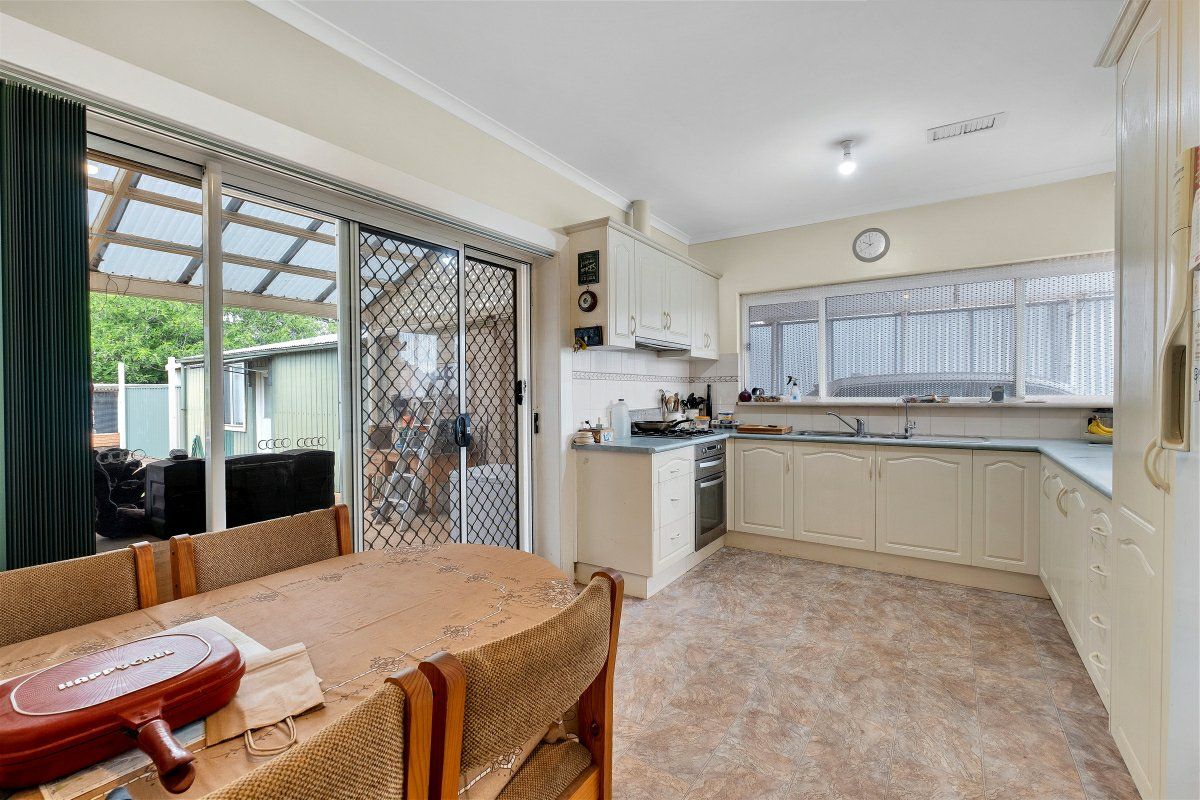 38 Petersen Crescent, Port Noarlunga SA 5167, Image 2