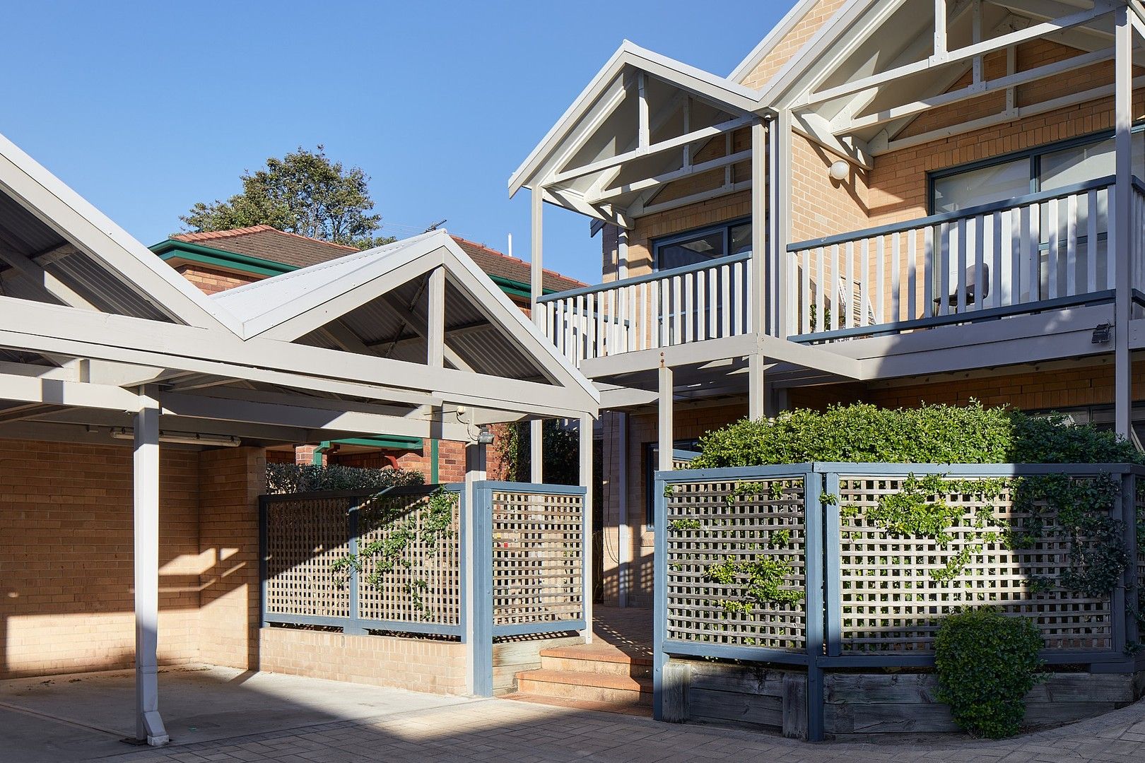 2 bedrooms Townhouse in 3/5 Snedden Street MEREWETHER NSW, 2291