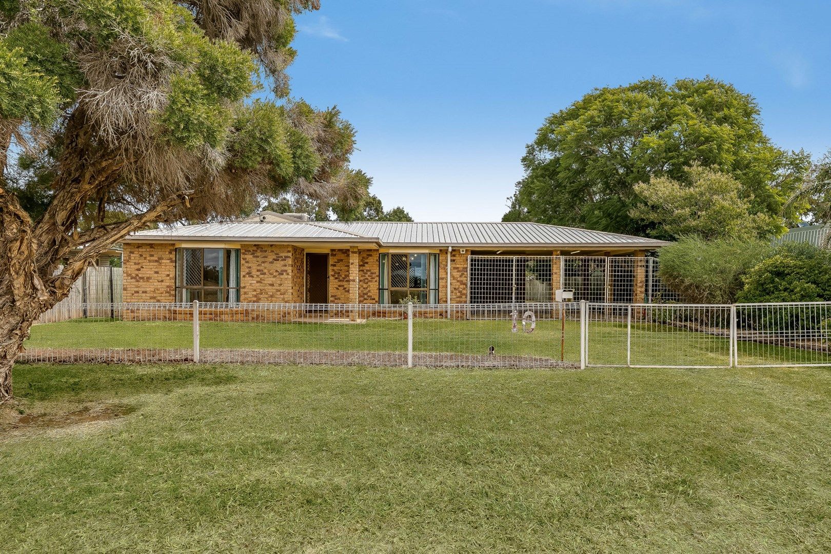 10 Gladsby Street, Oakey QLD 4401, Image 0