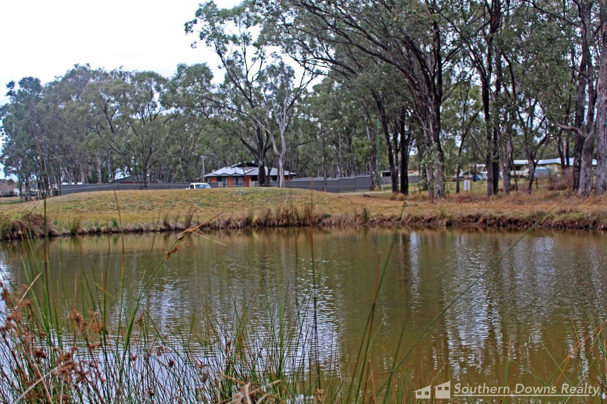 68 Middle Street, Hendon QLD 4362, Image 1