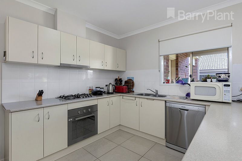 24 Merrowland Avenue, Cranbourne North VIC 3977, Image 1