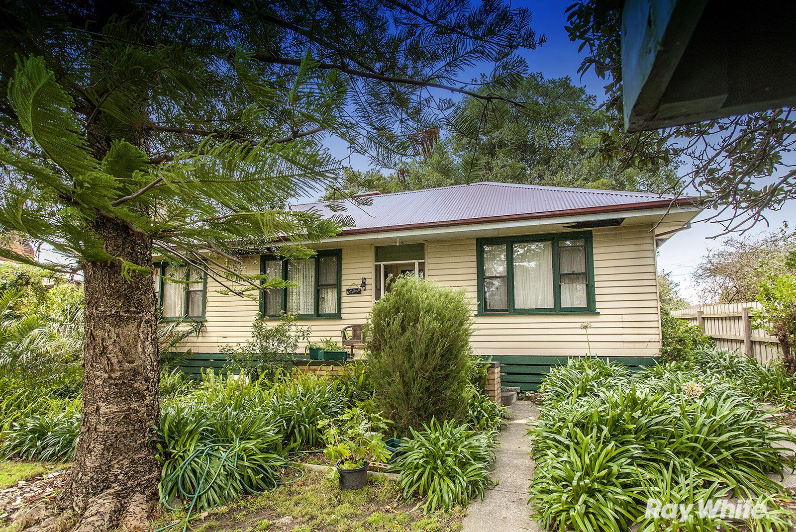 51 Blackwood Park Road, Ferntree Gully Property History & Address