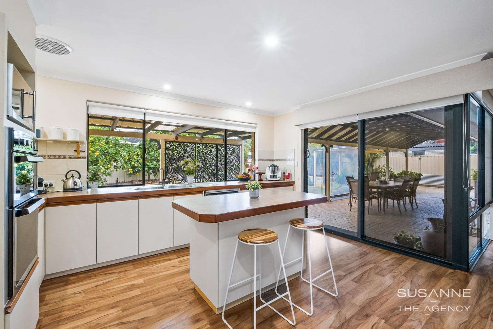 27 Emerald Court, Maida Vale WA 6057, Image 2