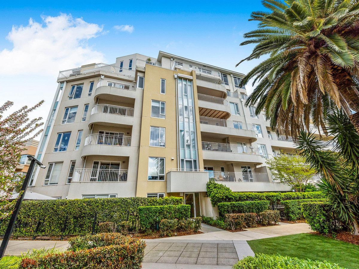 2 bedrooms Apartment / Unit / Flat in 17/3 Seisman Place PORT MELBOURNE VIC, 3207