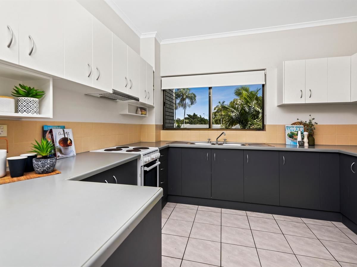 28/21-31 Poinciana Street, Holloways Beach QLD 4878, Image 0