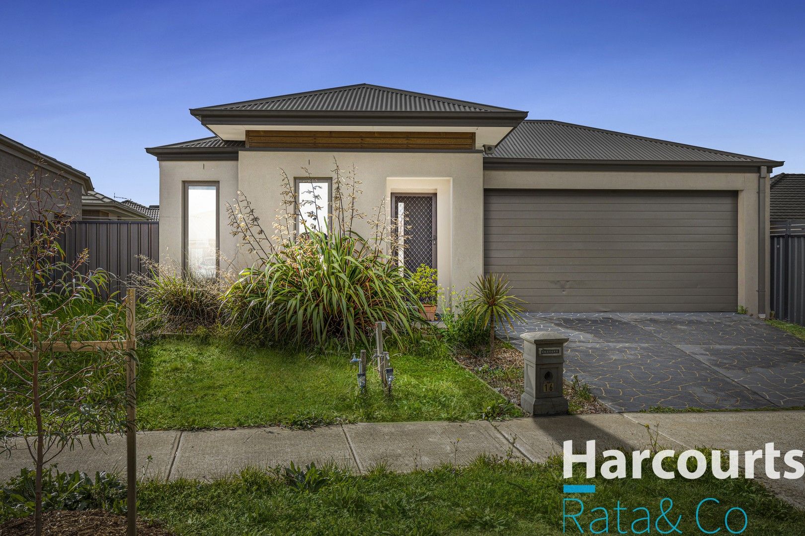 4 bedrooms House in 16 Watermill Avenue CRAIGIEBURN VIC, 3064